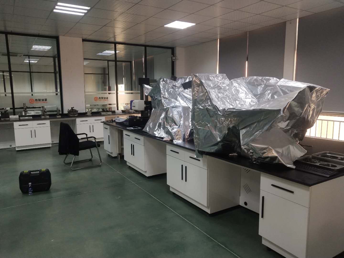 海寧奇晟軸承全鋼結(jié)構(gòu)實(shí)驗(yàn)臺定制案例